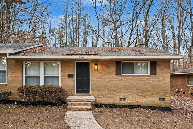 Building Photo - 5003 Lakecrest Dr