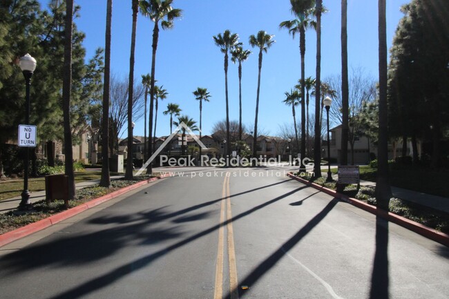 Foto del edificio - Newer 3bd/2.5ba North Natomas Condo with 2...