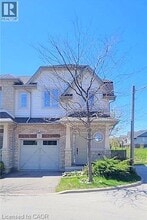 Building Photo - 8 Lakelawn Rd