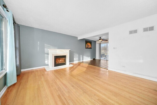 Foto del edificio - 10613 S Lori Ln