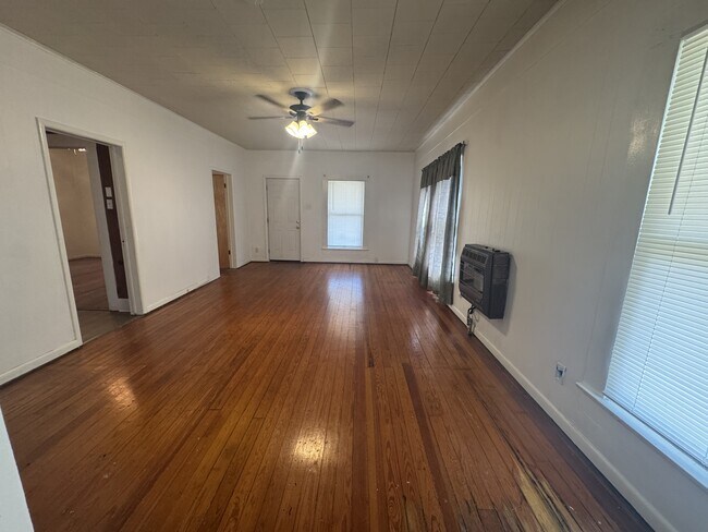 Foto del edificio - 307 N Witte St