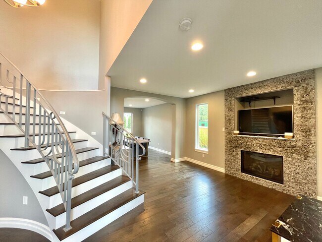 Building Photo - Stunning & Elegant Home Available for Rent!