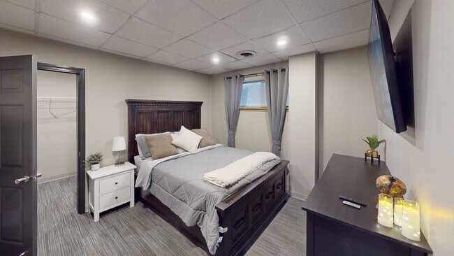 Foto del edificio - 307 W 3rd St