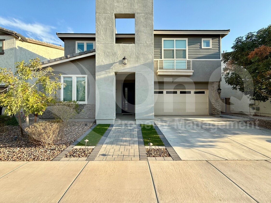 Photo - 261 East Wisteria Drive