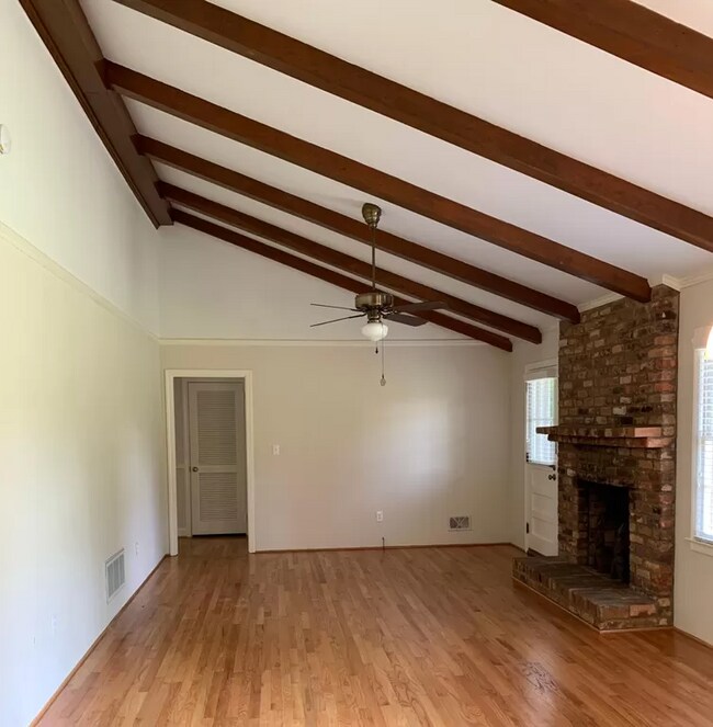 Building Photo - 127 Shallowford Rd