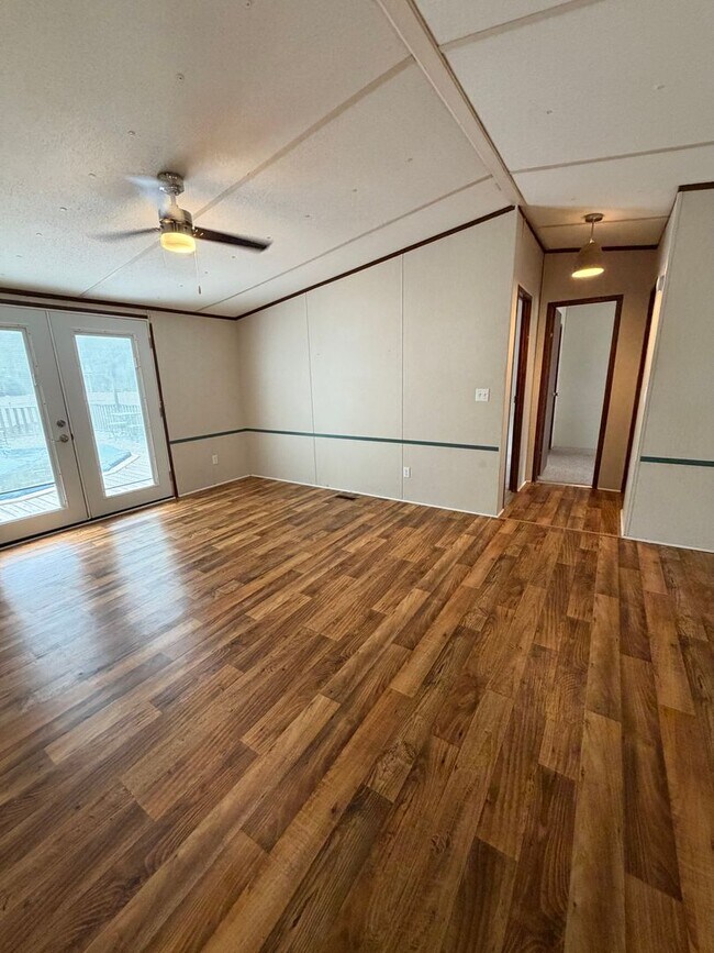 Foto del edificio - AVAILABLE NOW!