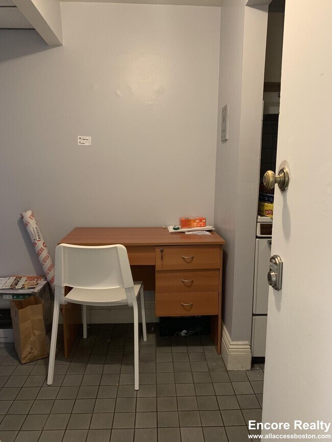 Building Photo - 466 Commonwealth Ave