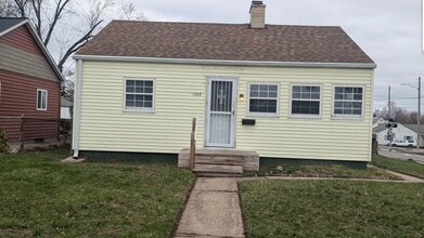 Building Photo - 1409 E Dubail Ave