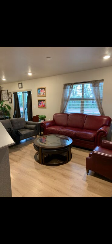 Foto del edificio - 210 Marshall Mews St