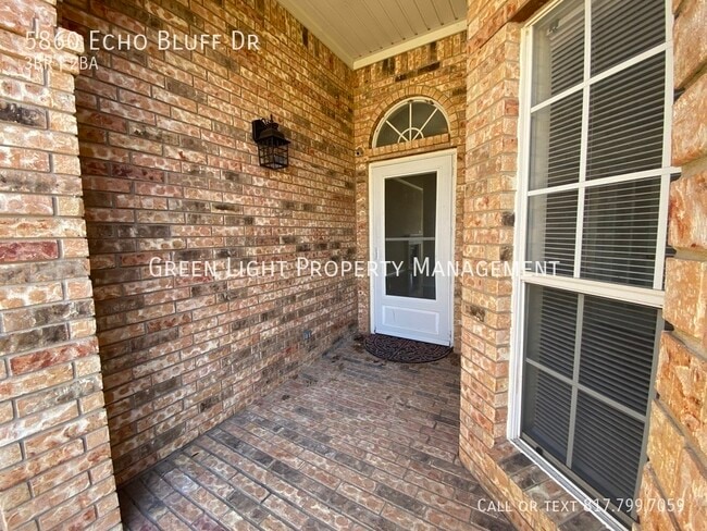 Building Photo - 5860 Echo Bluff Dr