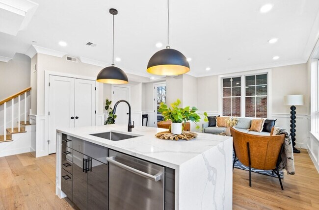 Foto del edificio - 301 Somerville Ave