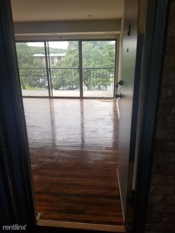 Foto principal - 7611 Fontainebleau Dr