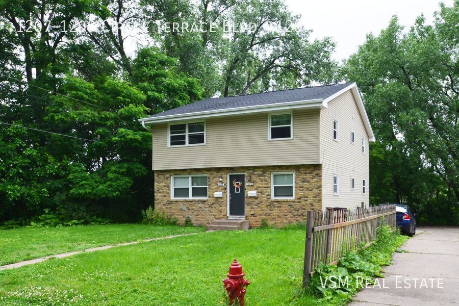 Primary Photo - Available NOW! Upper Level 4 Bed / 2 Bath ...