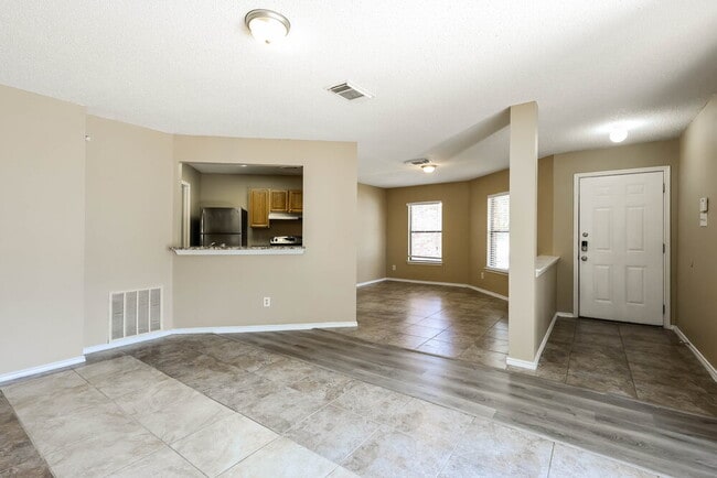 Building Photo - 10736 Juniper Pass