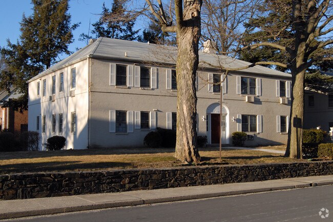 Building Photo - 325 Haverford Ave