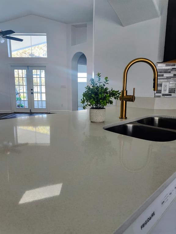 Foto del edificio - 3045 Lazlo Ln