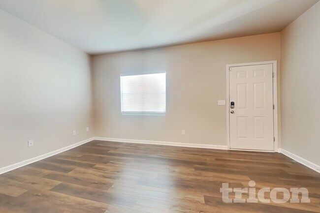 Foto del edificio - 114 Highland Dr