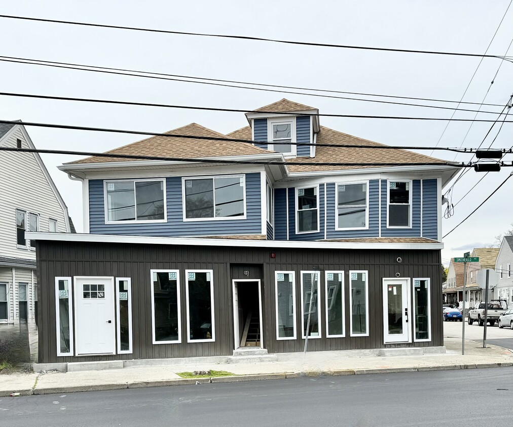 Primary Photo - 460 Smithfield Ave