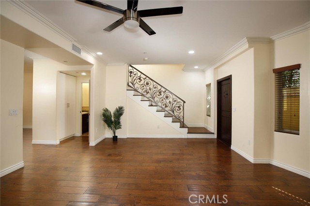 Building Photo - 710 E Verdugo Ave