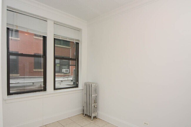 Foto del edificio - 2737 N Spaulding Ave