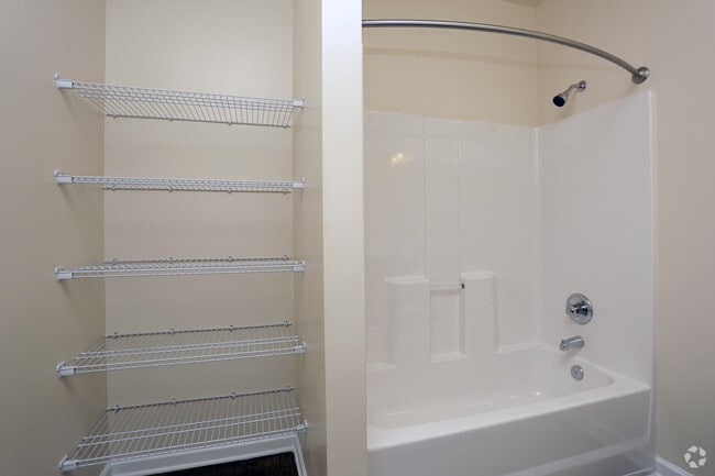 Interior Photo - Palisades at the Park
