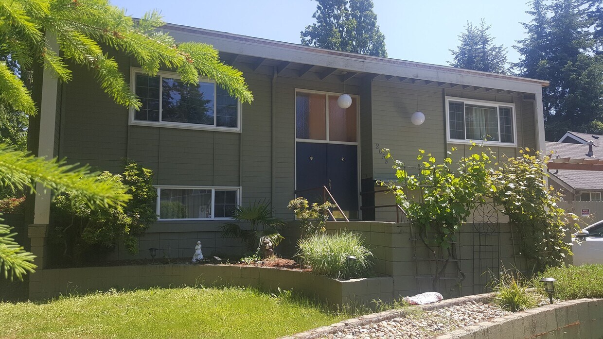 2658 146th Ave SE, Bellevue, WA 98007 Townhome Rentals in Bellevue WA