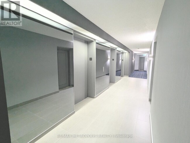 Building Photo - 2550 Lawrence Ave E