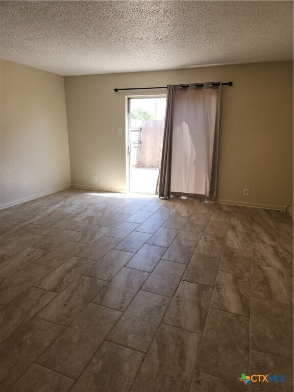 Building Photo - 904 Ticonderoga Dr