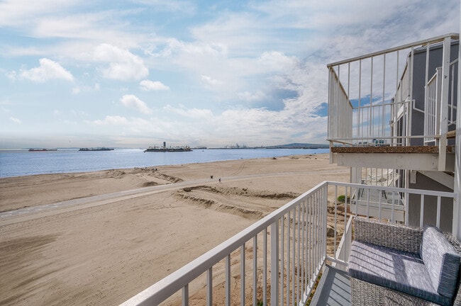 Building Photo - 16 S 36th Pl