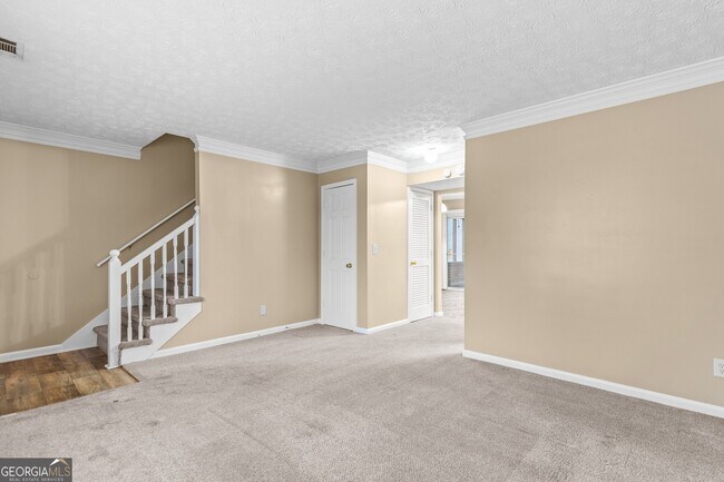 Building Photo - 375 Dixie Ct