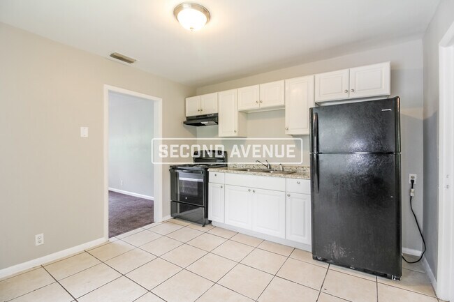 Foto del edificio - 1544 Breton Rd