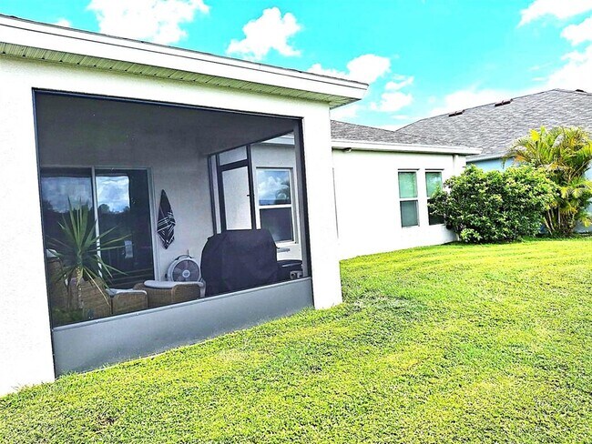 Foto del edificio - 4840 Reisswood Lp