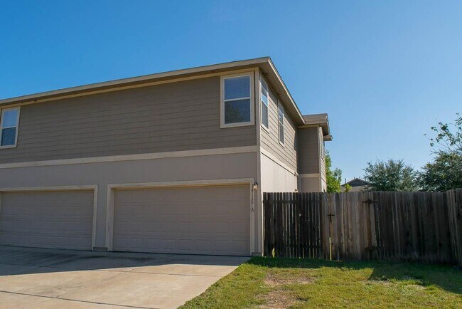 Foto del edificio - 14116 Harris Ridge Blvd