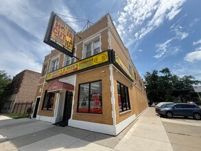 Building Photo - 2349 N Lorel Ave