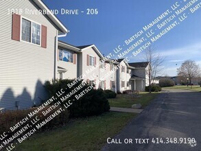 Building Photo - 1016 Riverbend Dr