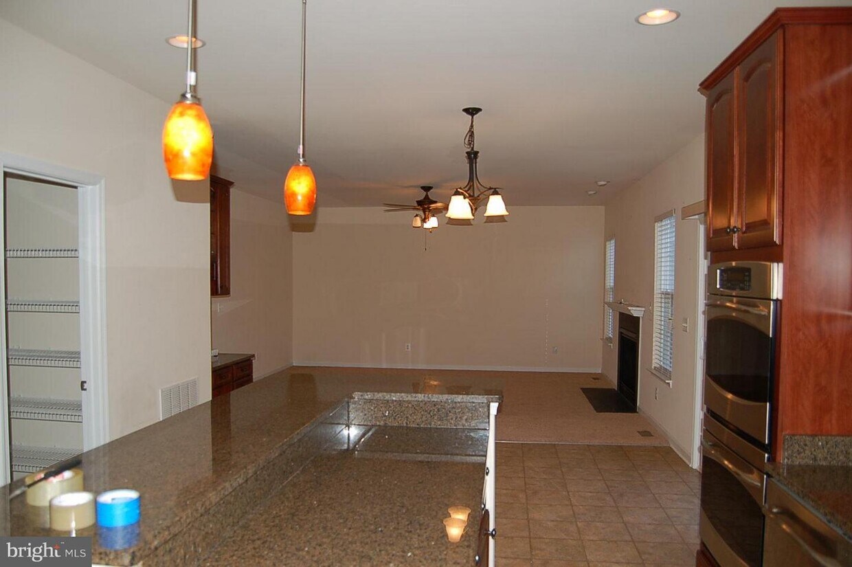 12699 Lakeside Ct, Woodbridge, VA 22192