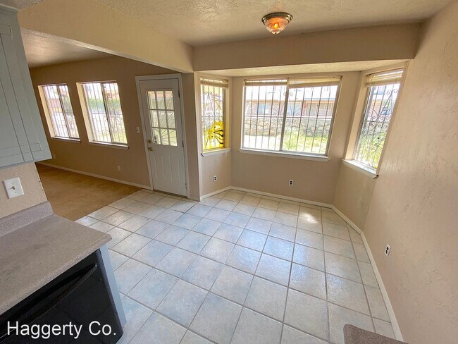 Foto del edificio - 3 br, 2 bath House - 5000 Dearborne
