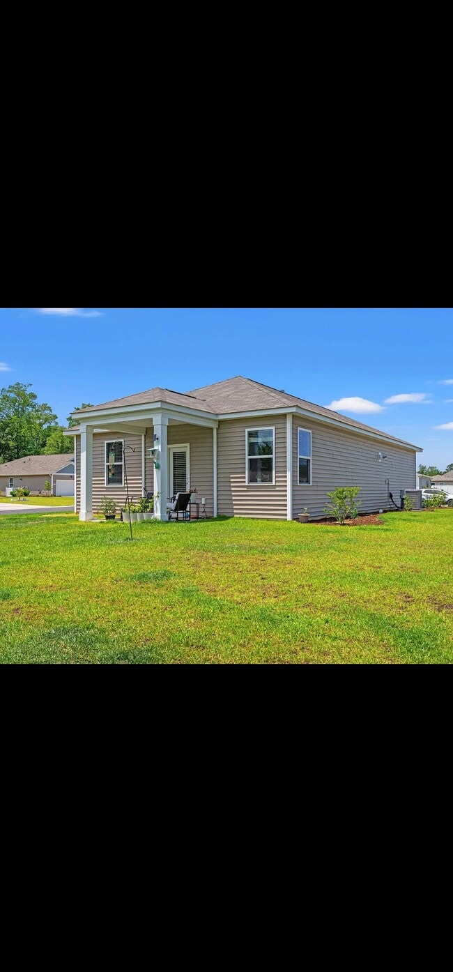 Building Photo - 402 Toledo St