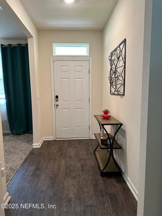 Foto del edificio - 2062 Garrison Wy