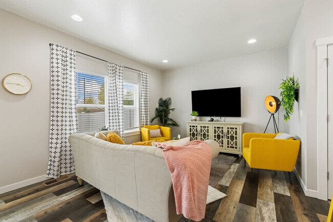 Building Photo - 2110 Ison Ct