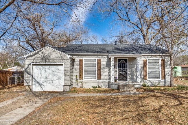 Building Photo - 1453 Lakeside Dr