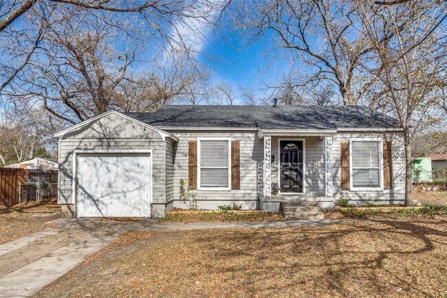 Foto del edificio - 1453 Lakeside Dr