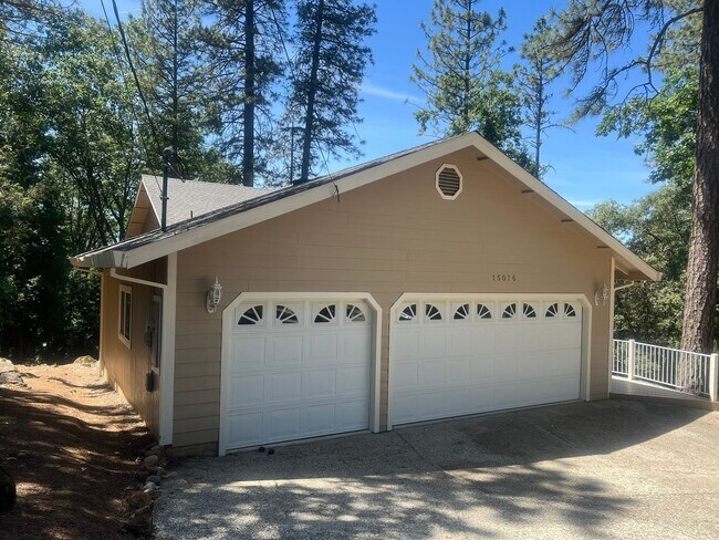 Building Photo - Imagine coming home to this Custom home!!