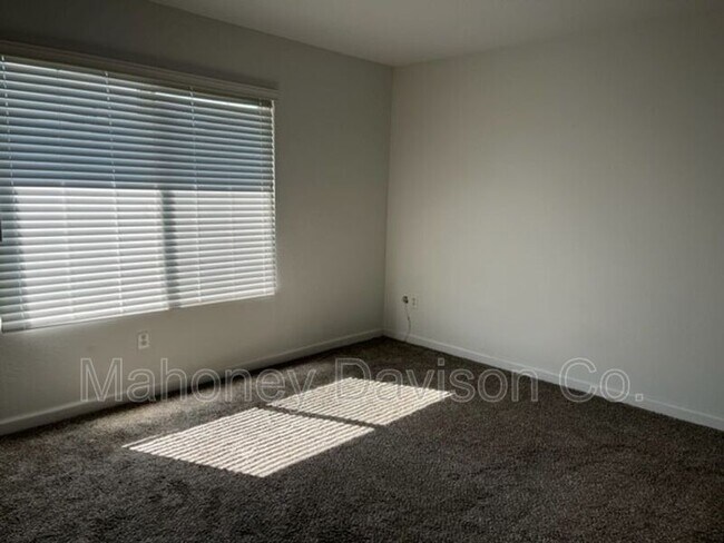 Building Photo - 1509 Meadowlark Ln
