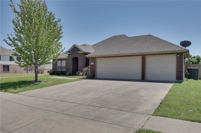 Building Photo - 3101 Reagenea Dr