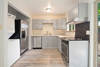 Building Photo - 5829 SE 80th Ct