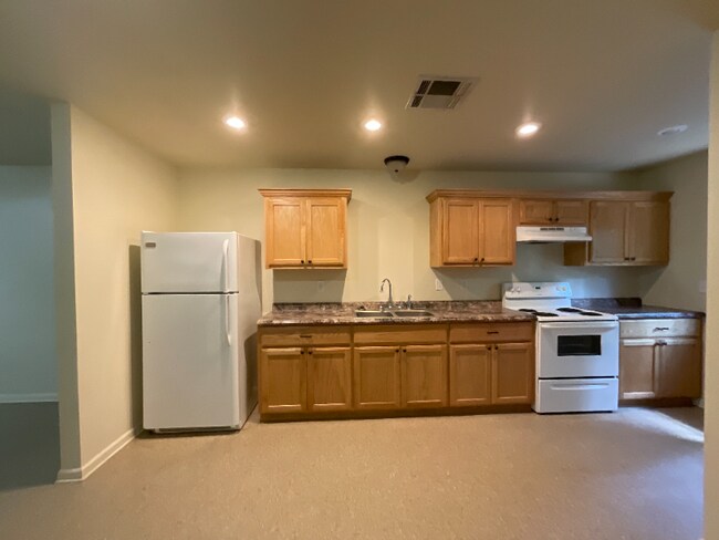 Foto del edificio - 1208 Savage Forks Rd