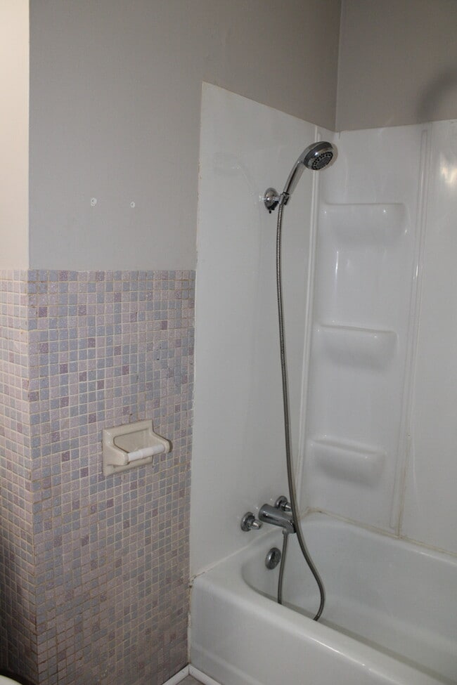 Building Photo - Single Family