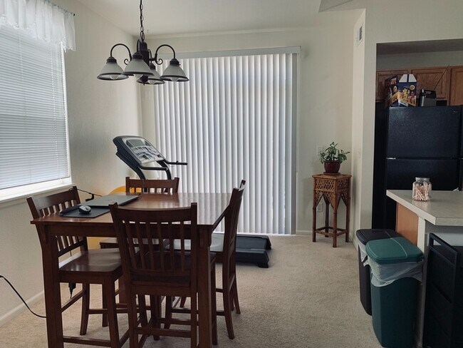 Foto del edificio - 2 Bedroom, 2 Bath Condo with an attached g...