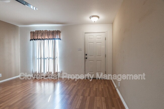 Building Photo - 9119 Spiral Woods